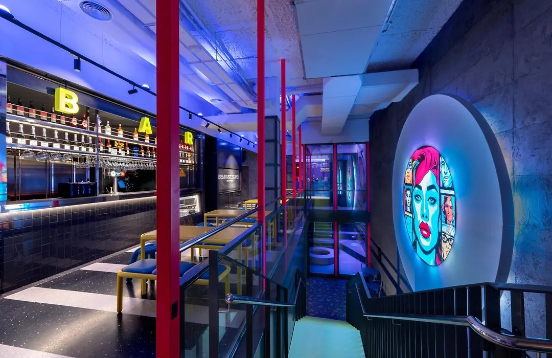 Amistat City Hostel Barcelona-1